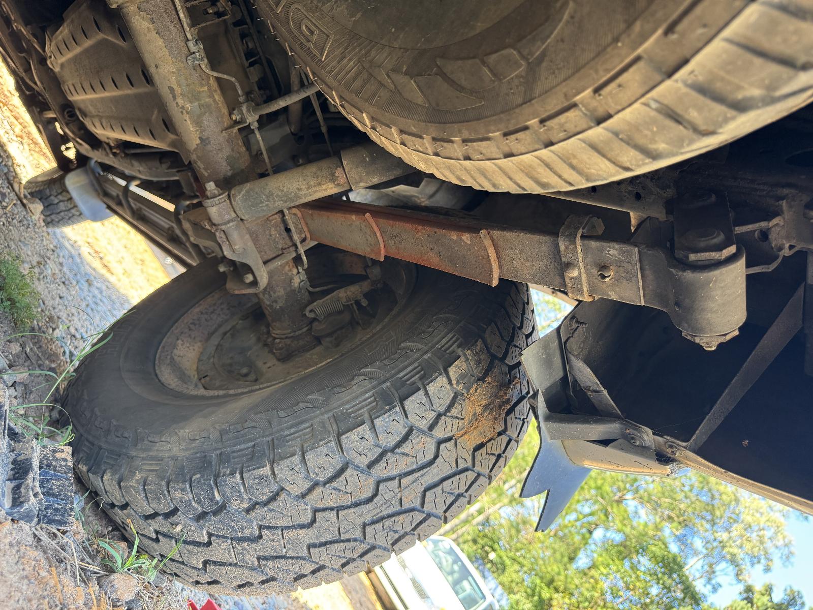 View NISSAN NAVARA 2004 4 Door Utility Breaking