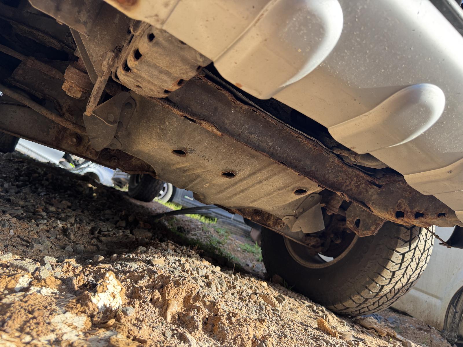 View NISSAN NAVARA 2004 4 Door Utility Breaking