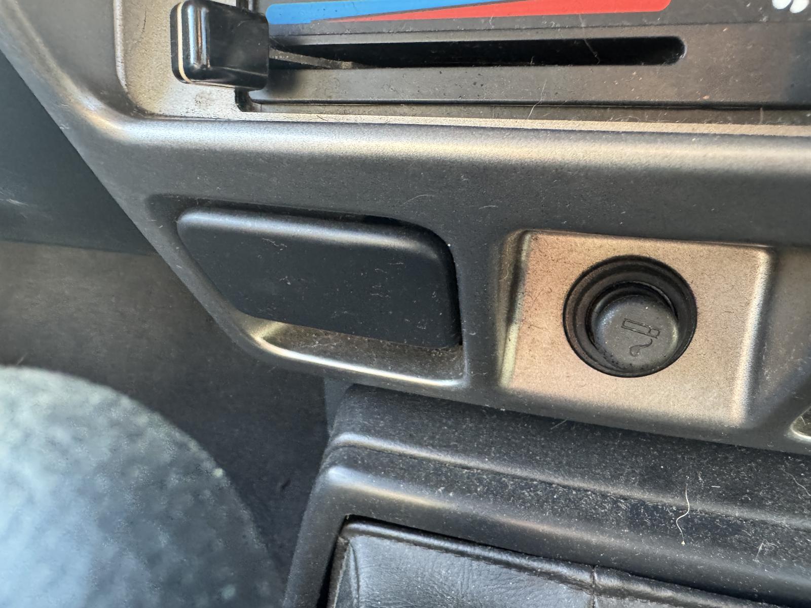 View NISSAN NAVARA 2004 4 Door Utility Breaking