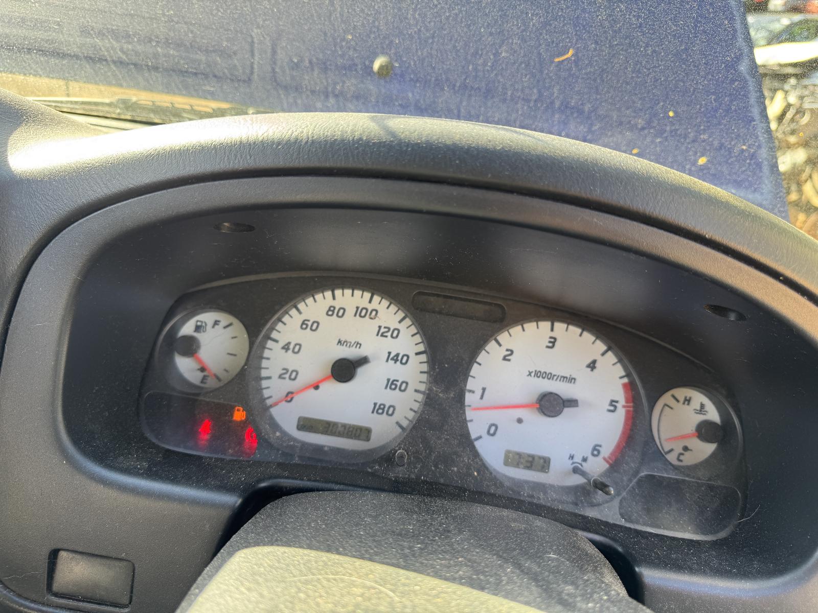 View NISSAN NAVARA 2004 4 Door Utility Breaking