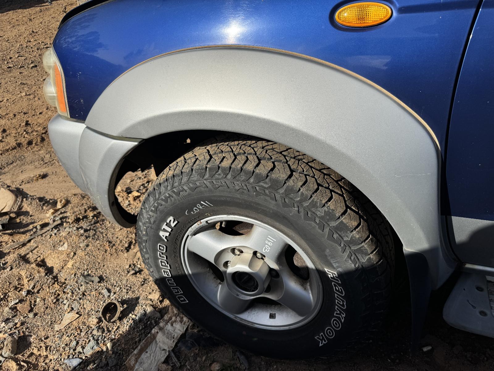 View NISSAN NAVARA 2004 4 Door Utility Breaking