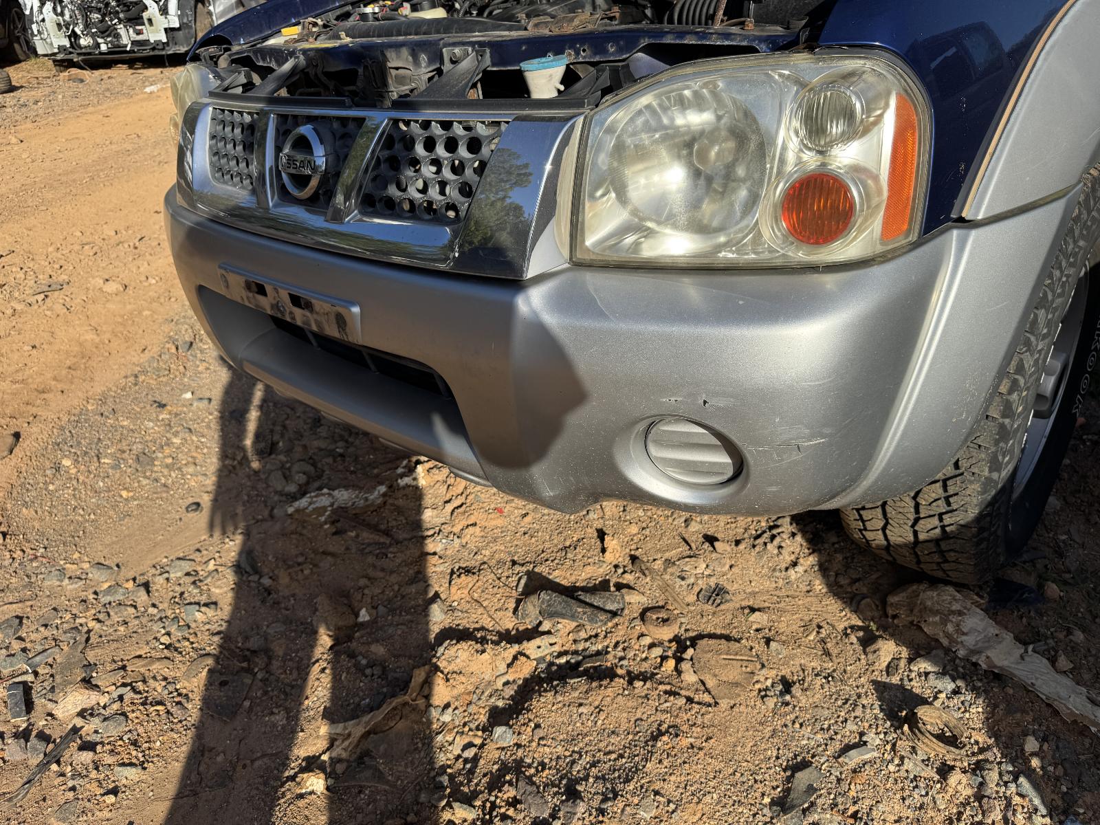 View NISSAN NAVARA 2004 4 Door Utility Breaking