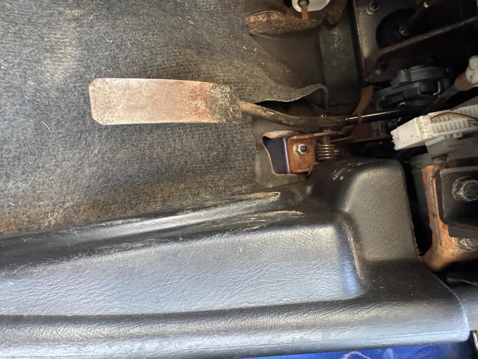 View NISSAN NAVARA 2004 4 Door Utility Breaking