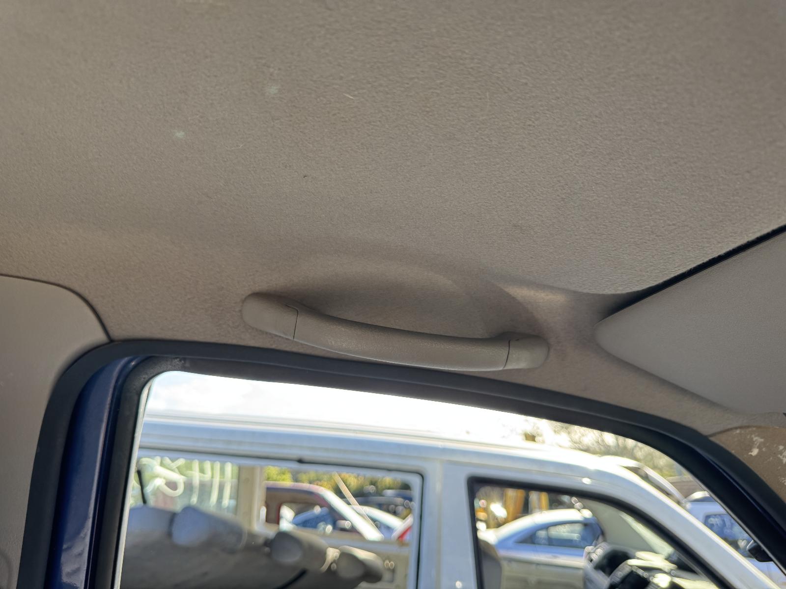 View NISSAN NAVARA 2004 4 Door Utility Breaking