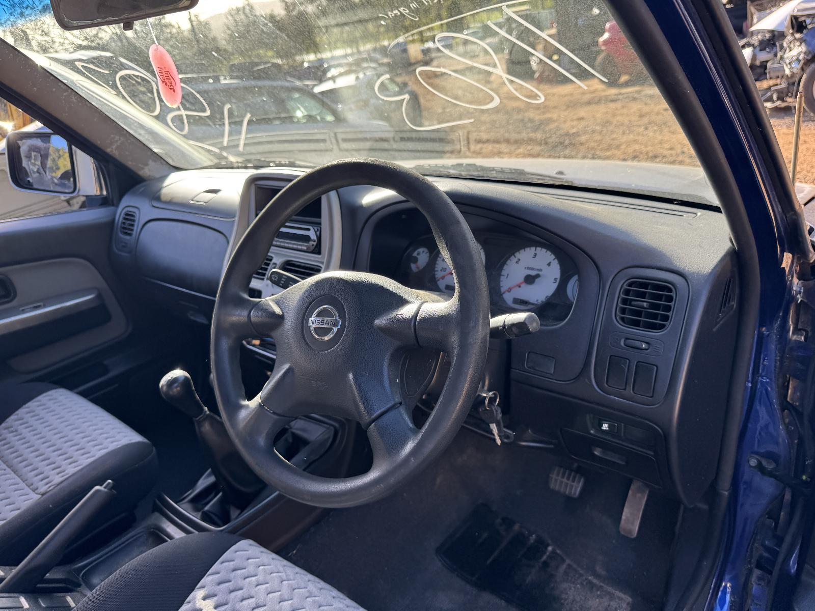 View NISSAN NAVARA 2004 4 Door Utility Breaking