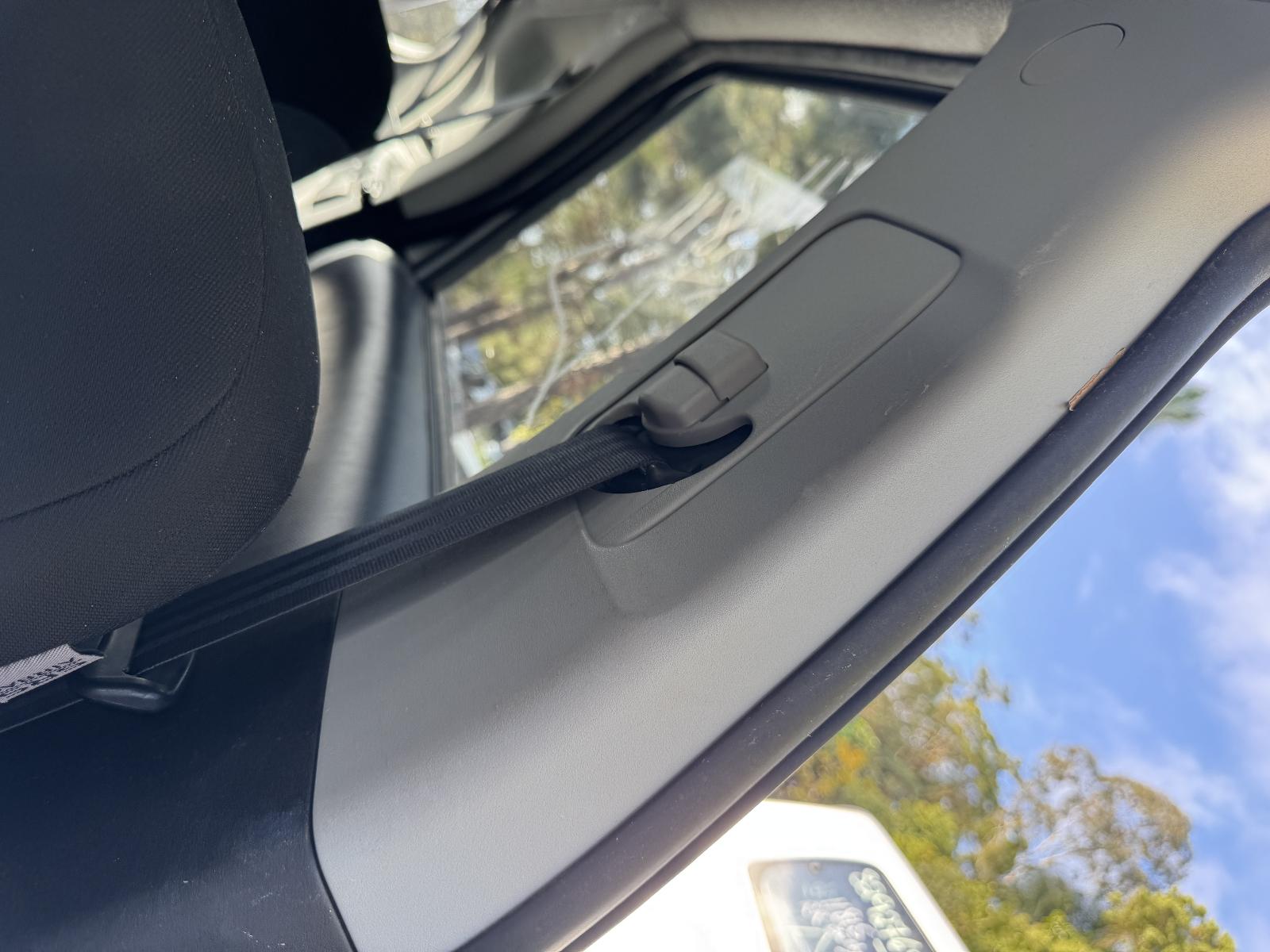 View MITSUBISHI OUTLANDER 2010 5 Door Station Wagon Breaking