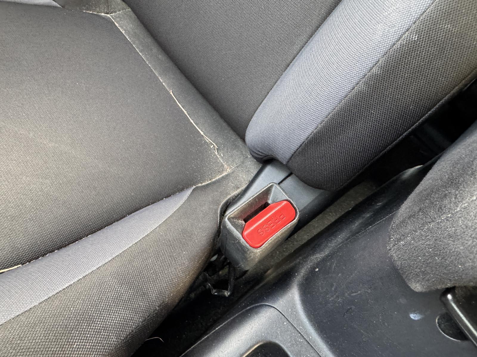 View MITSUBISHI OUTLANDER 2010 5 Door Station Wagon Breaking