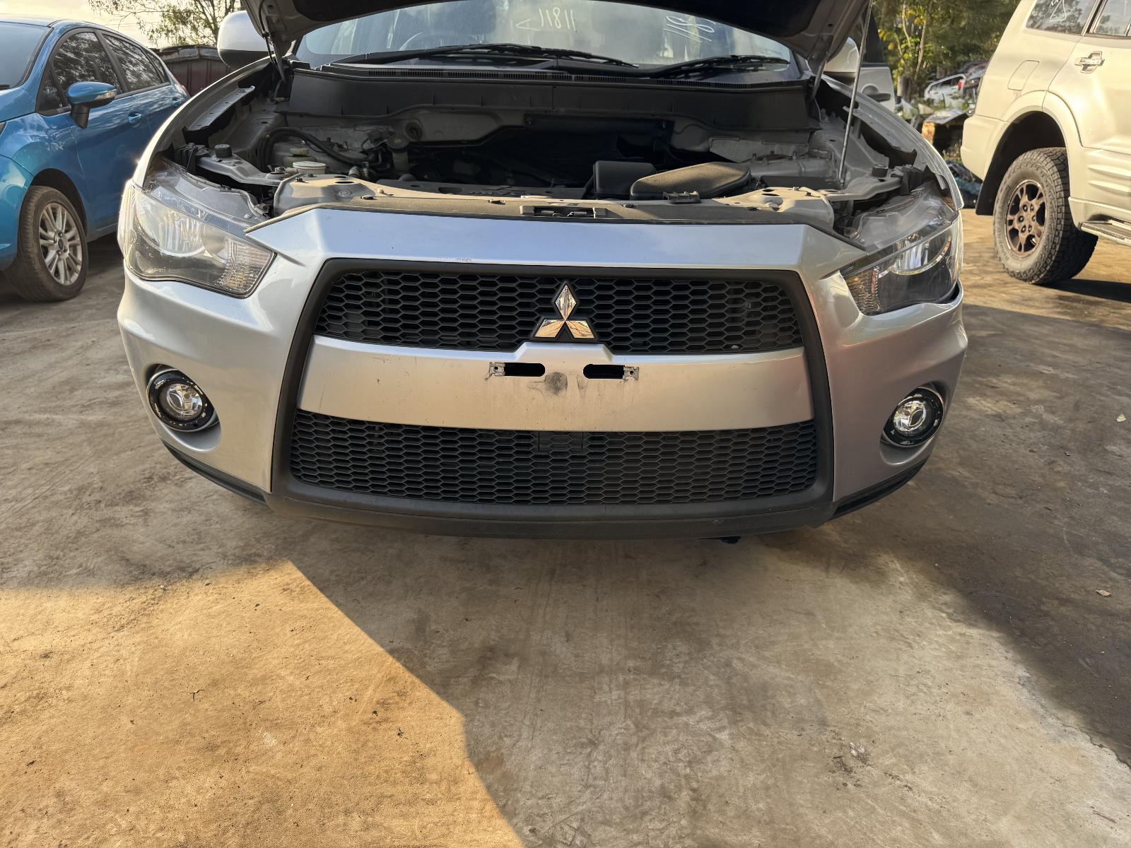 View MITSUBISHI OUTLANDER 2010 5 Door Station Wagon Breaking
