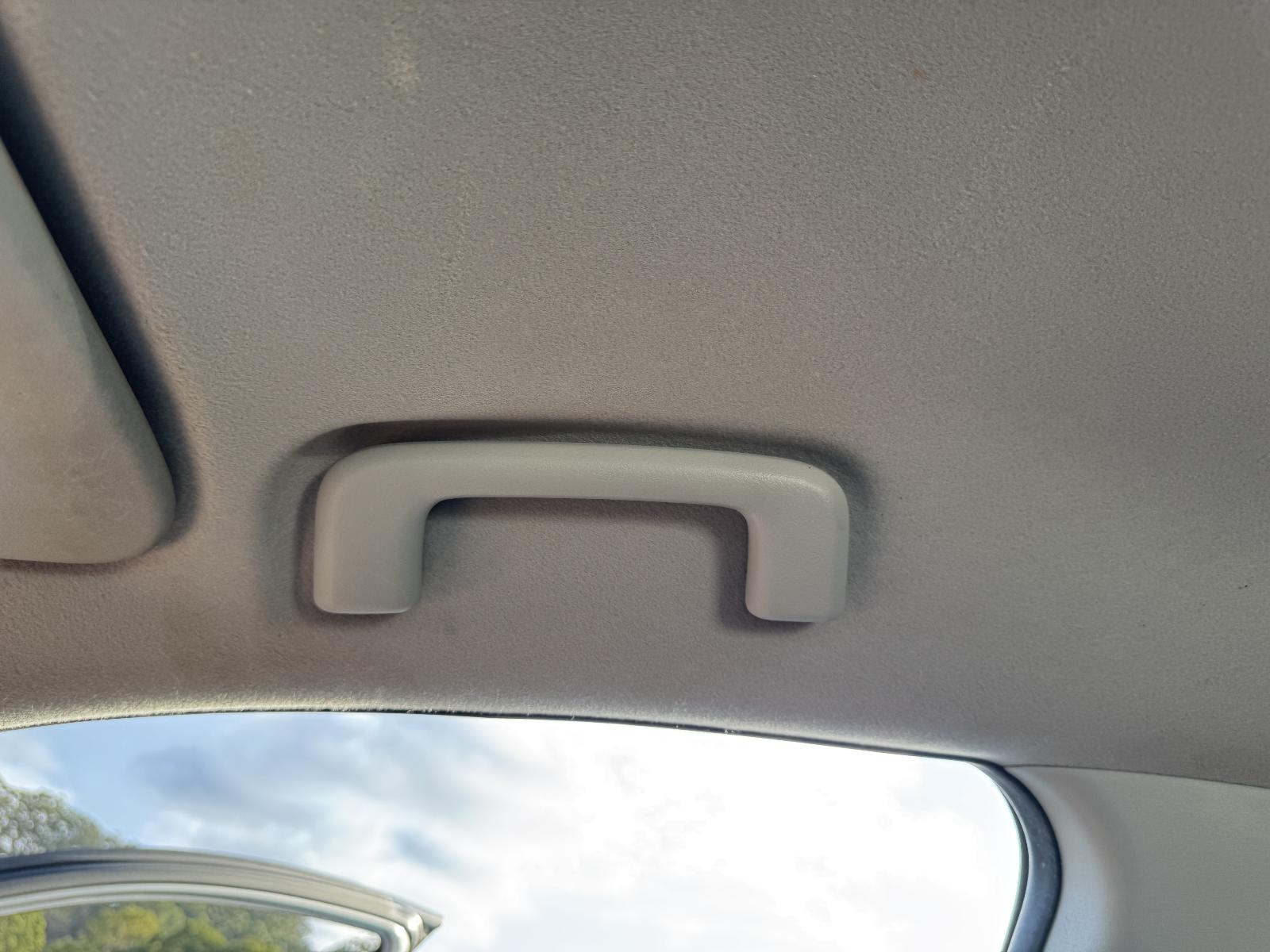 View MITSUBISHI OUTLANDER 2010 5 Door Station Wagon Breaking