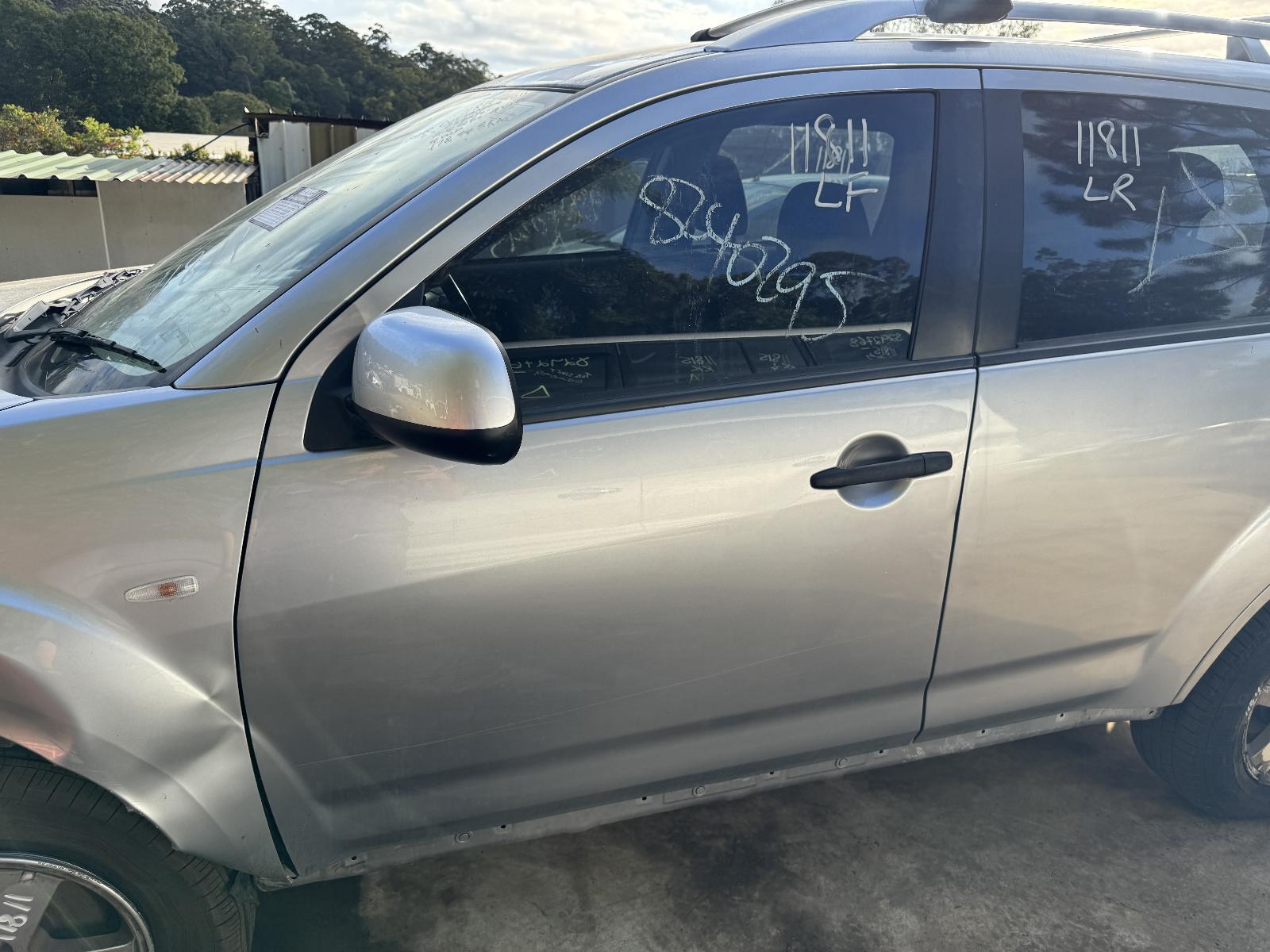 View MITSUBISHI OUTLANDER 2010 5 Door Station Wagon Breaking