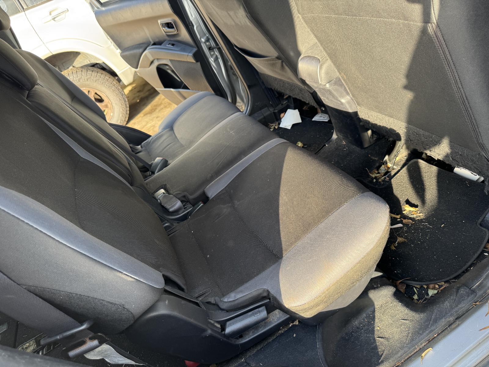View MITSUBISHI OUTLANDER 2010 5 Door Station Wagon Breaking