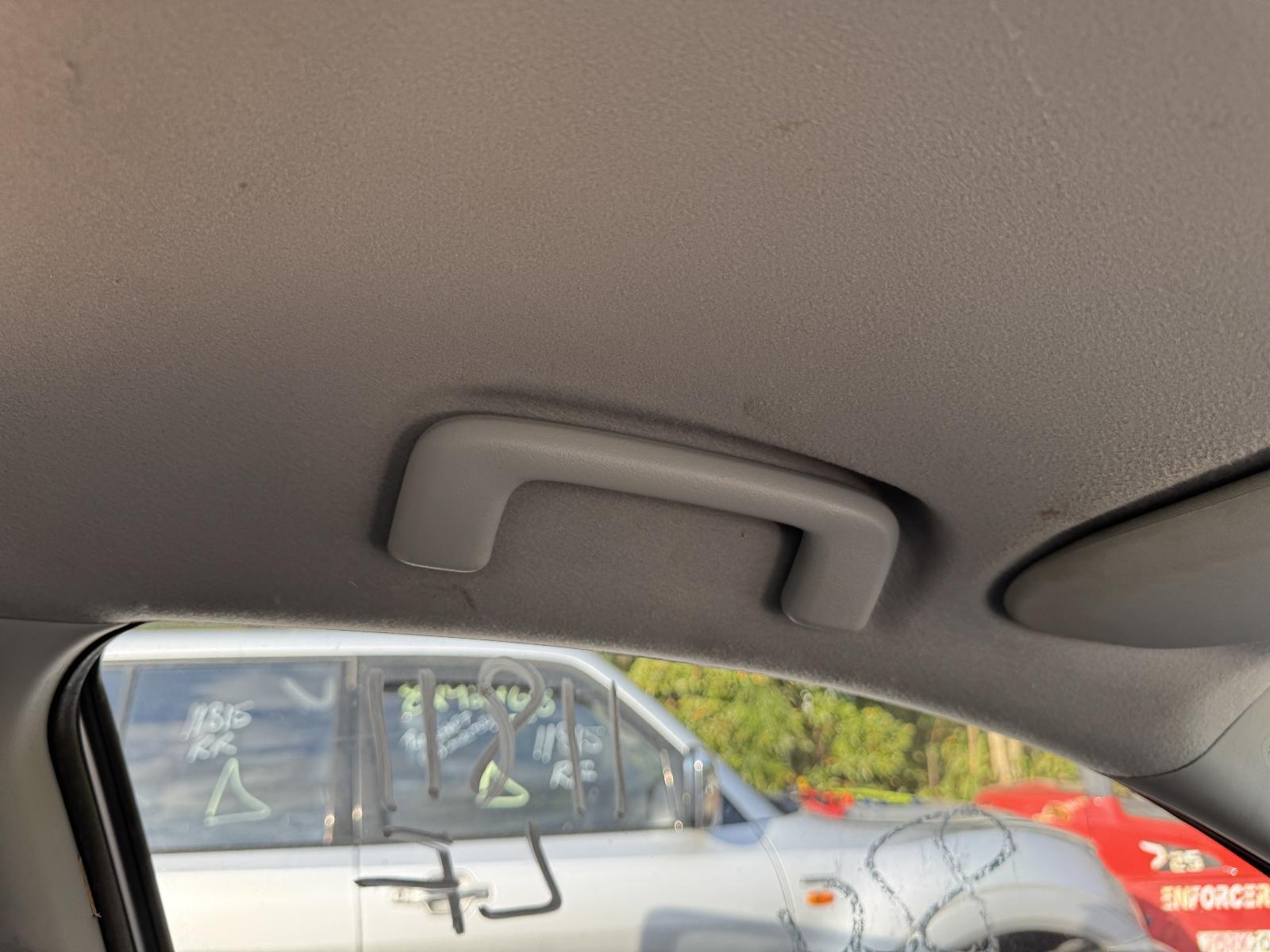 View MITSUBISHI OUTLANDER 2010 5 Door Station Wagon Breaking
