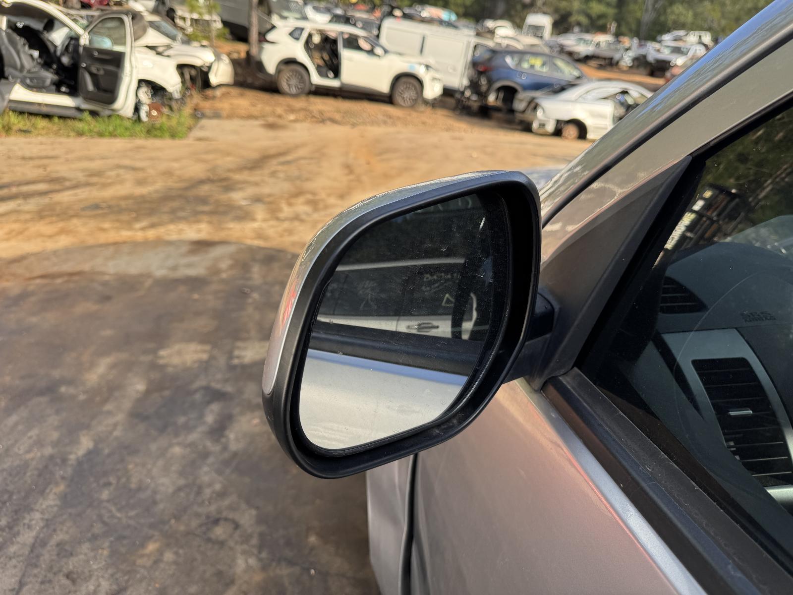 View MITSUBISHI OUTLANDER 2010 5 Door Station Wagon Breaking