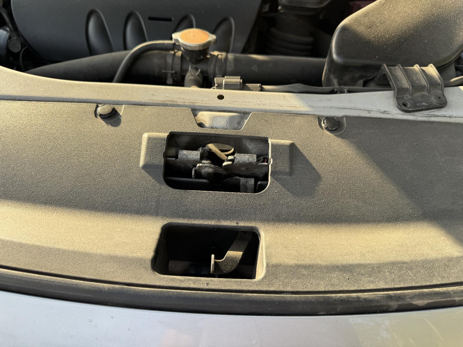 View MITSUBISHI OUTLANDER 2010 5 Door Station Wagon Breaking