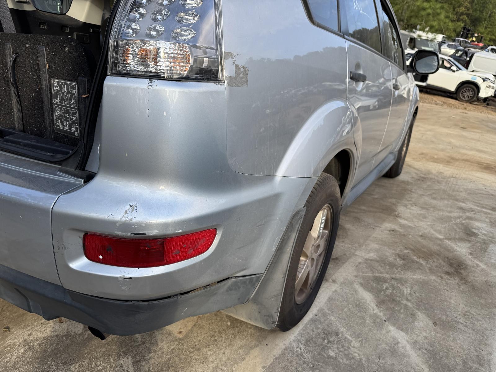 View MITSUBISHI OUTLANDER 2010 5 Door Station Wagon Breaking