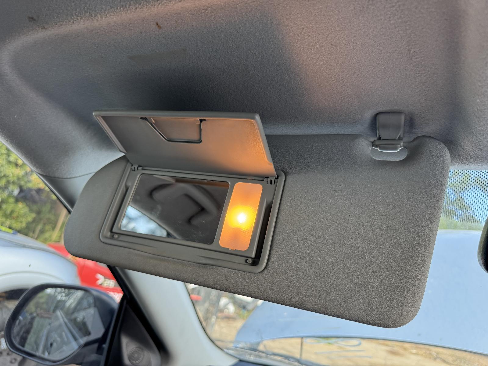 View MITSUBISHI OUTLANDER 2010 5 Door Station Wagon Breaking
