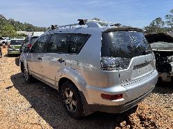 View MITSUBISHI OUTLANDER 2010 5 Door Station Wagon Breaking