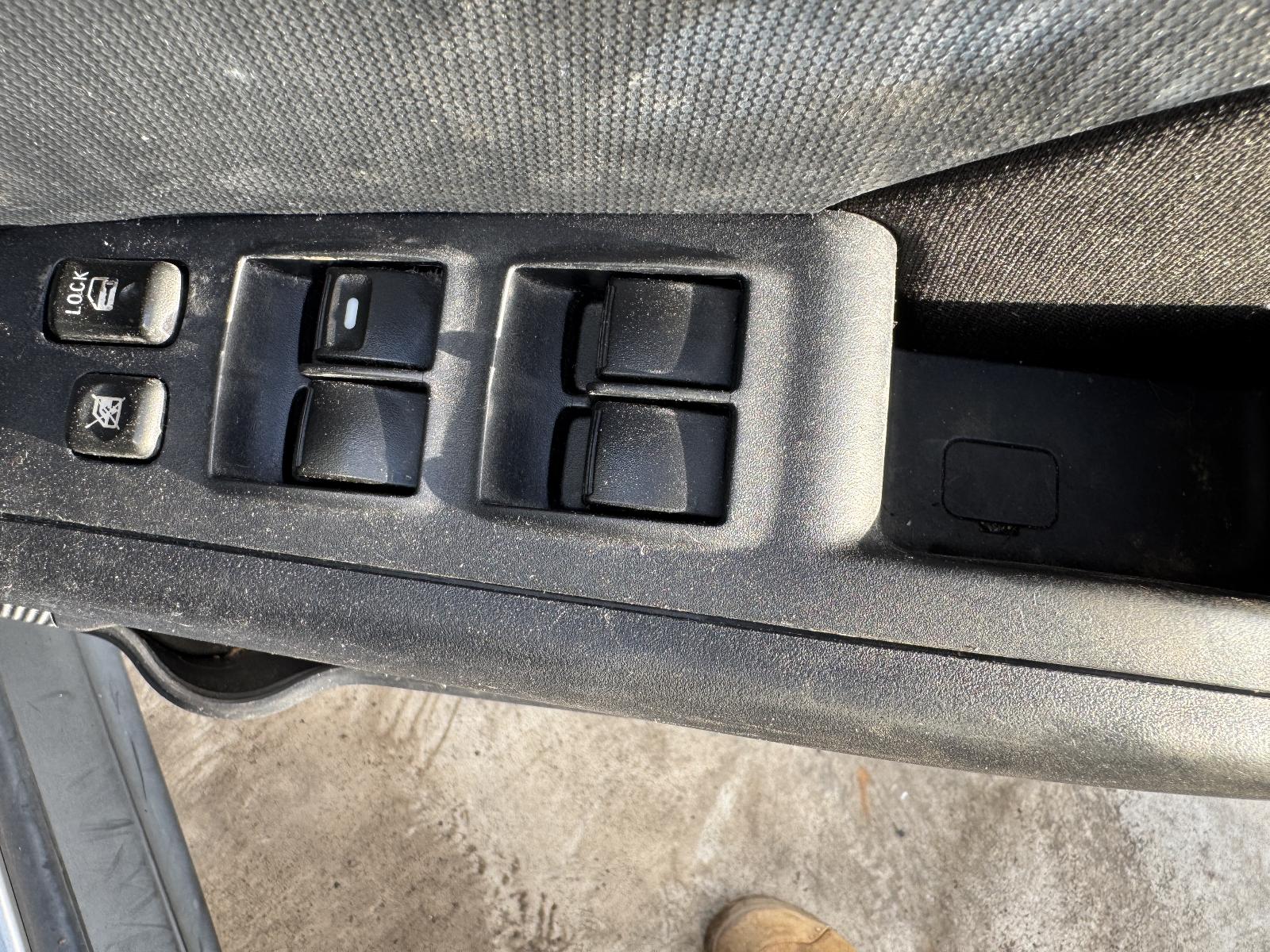 View MITSUBISHI OUTLANDER 2010 5 Door Station Wagon Breaking
