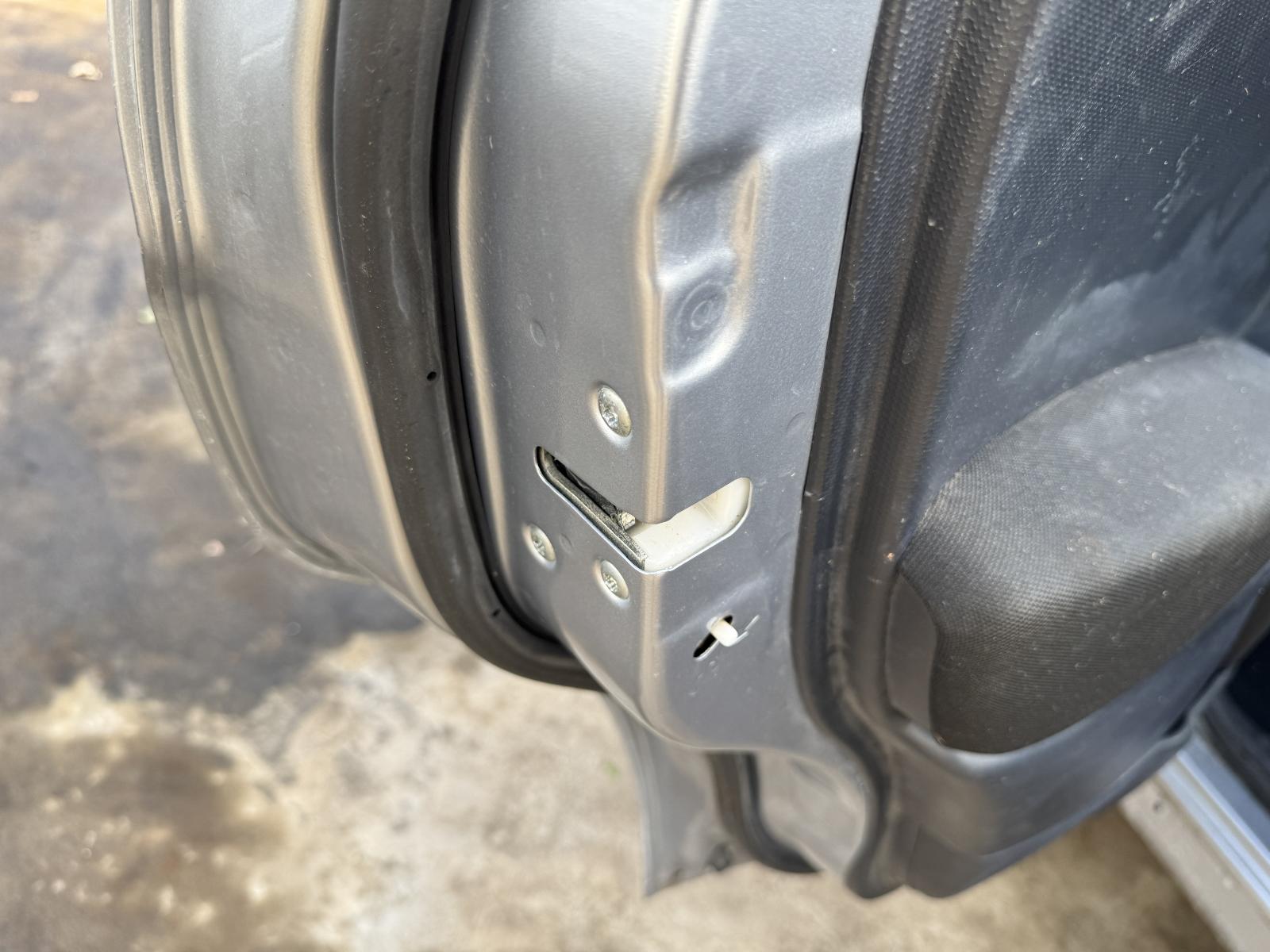 View MITSUBISHI OUTLANDER 2010 5 Door Station Wagon Breaking