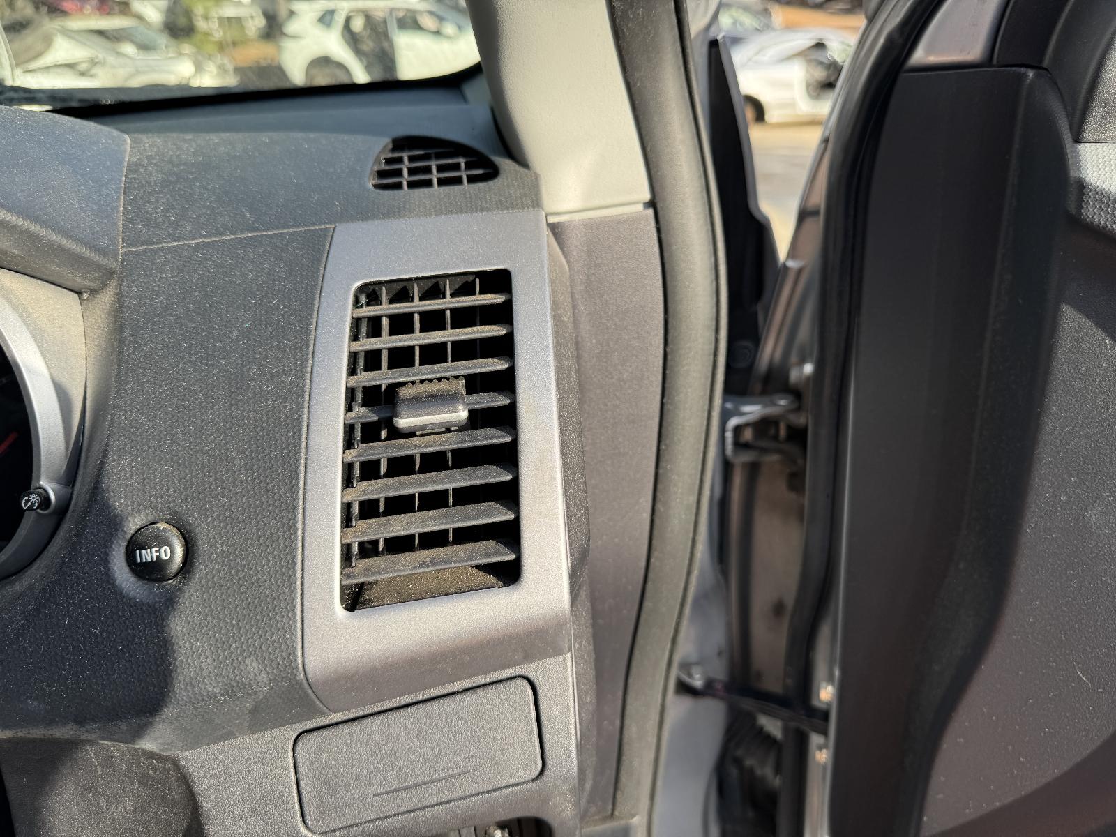 View MITSUBISHI OUTLANDER 2010 5 Door Station Wagon Breaking