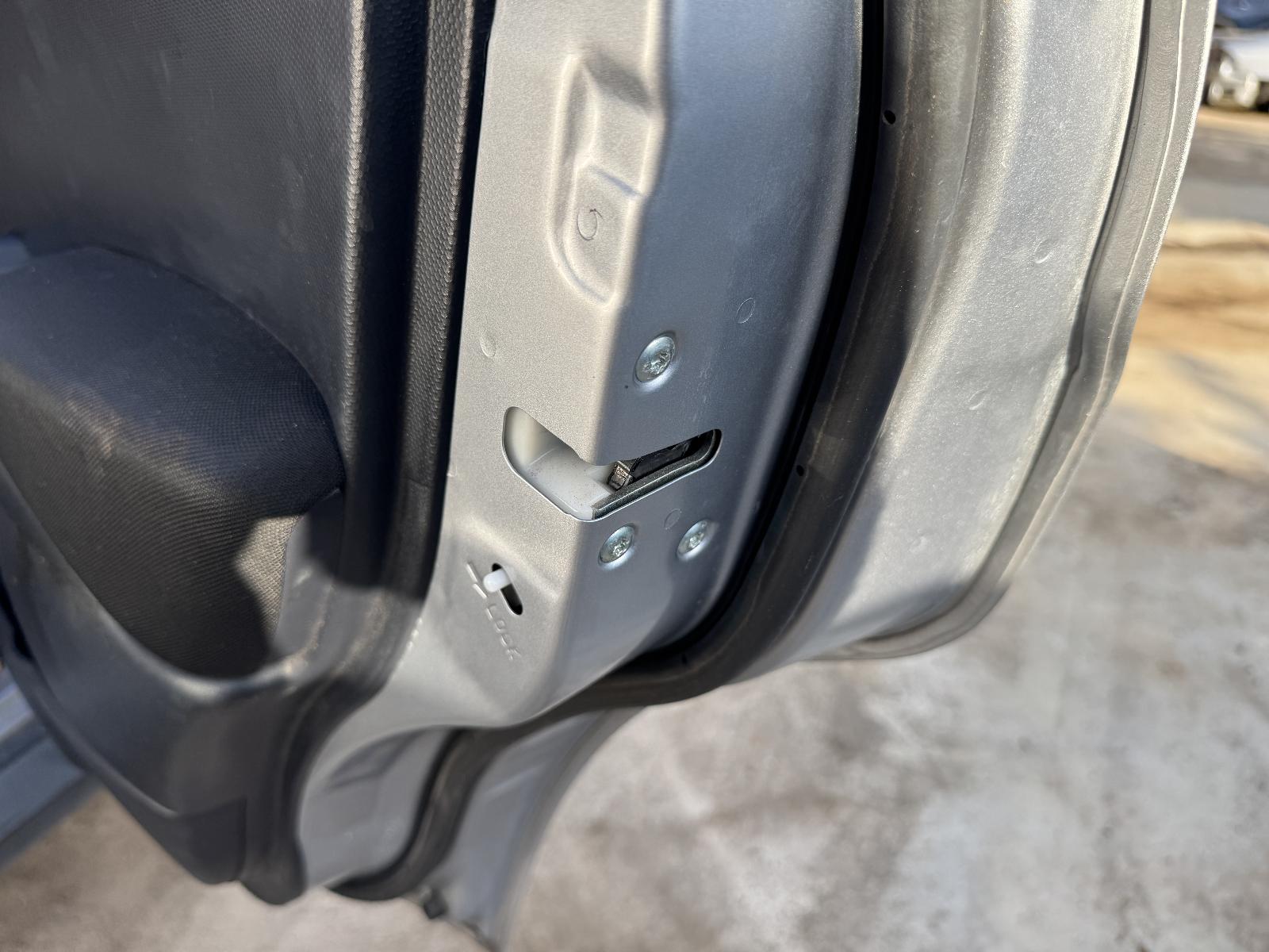 View MITSUBISHI OUTLANDER 2010 5 Door Station Wagon Breaking