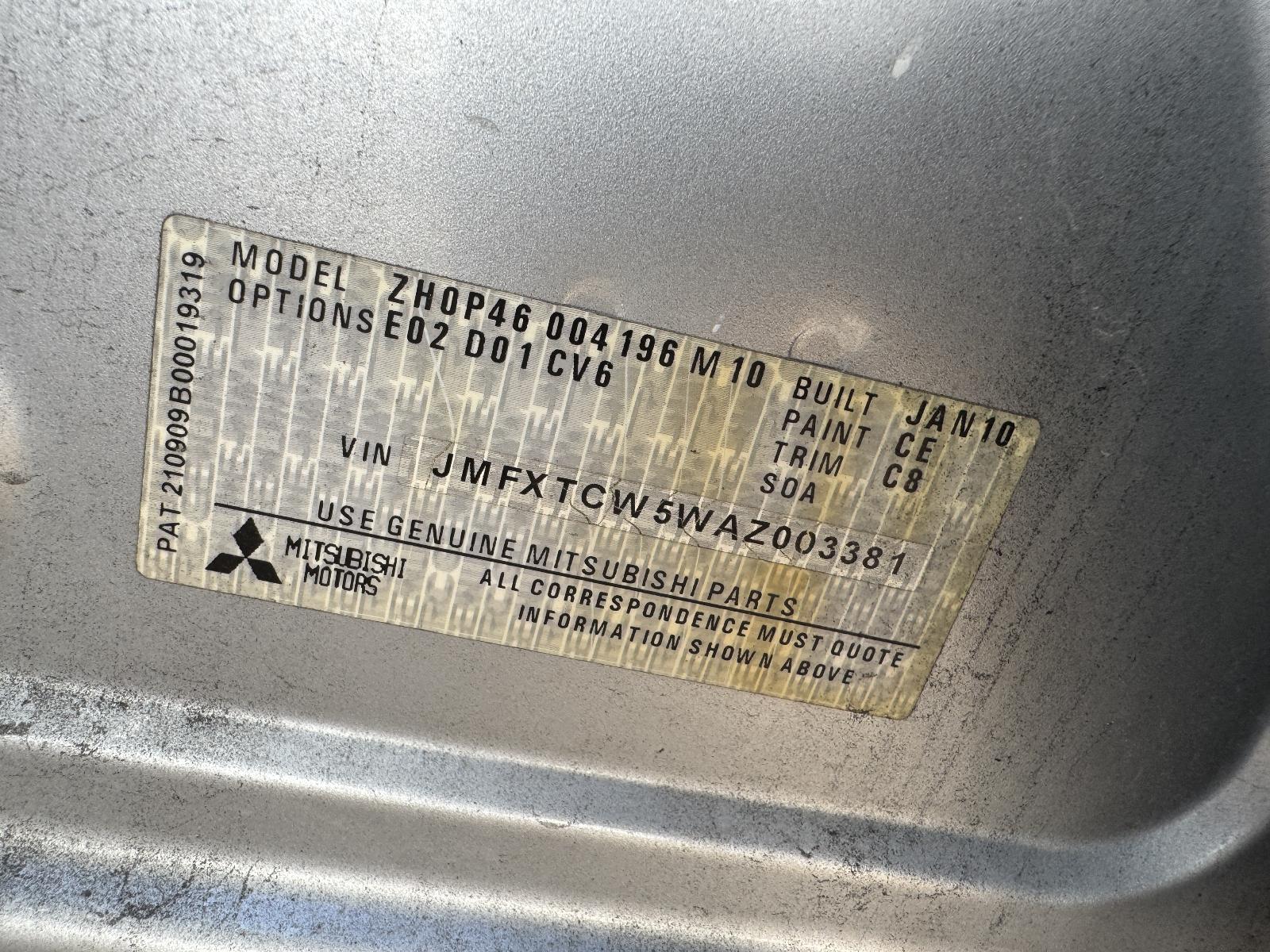 View MITSUBISHI OUTLANDER 2010 5 Door Station Wagon Breaking