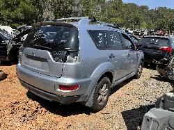 View MITSUBISHI OUTLANDER 2010 5 Door Station Wagon Breaking