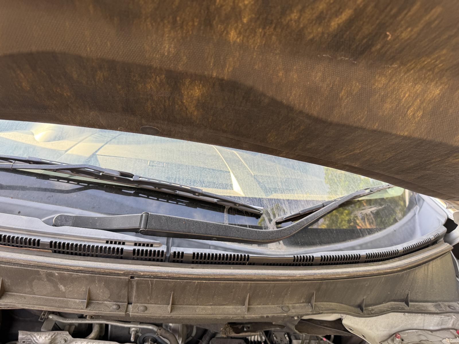 View MITSUBISHI OUTLANDER 2010 5 Door Station Wagon Breaking