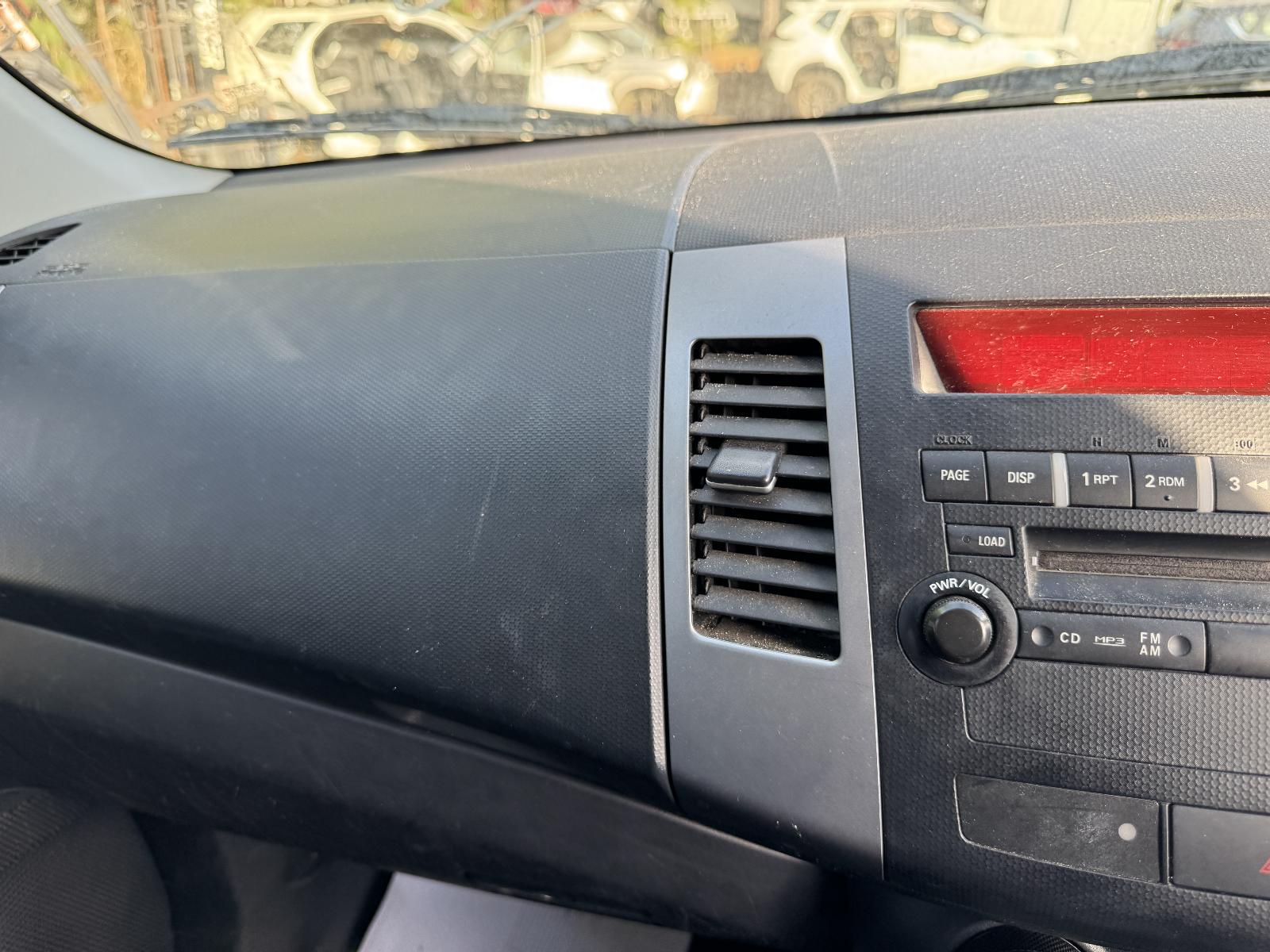 View MITSUBISHI OUTLANDER 2010 5 Door Station Wagon Breaking