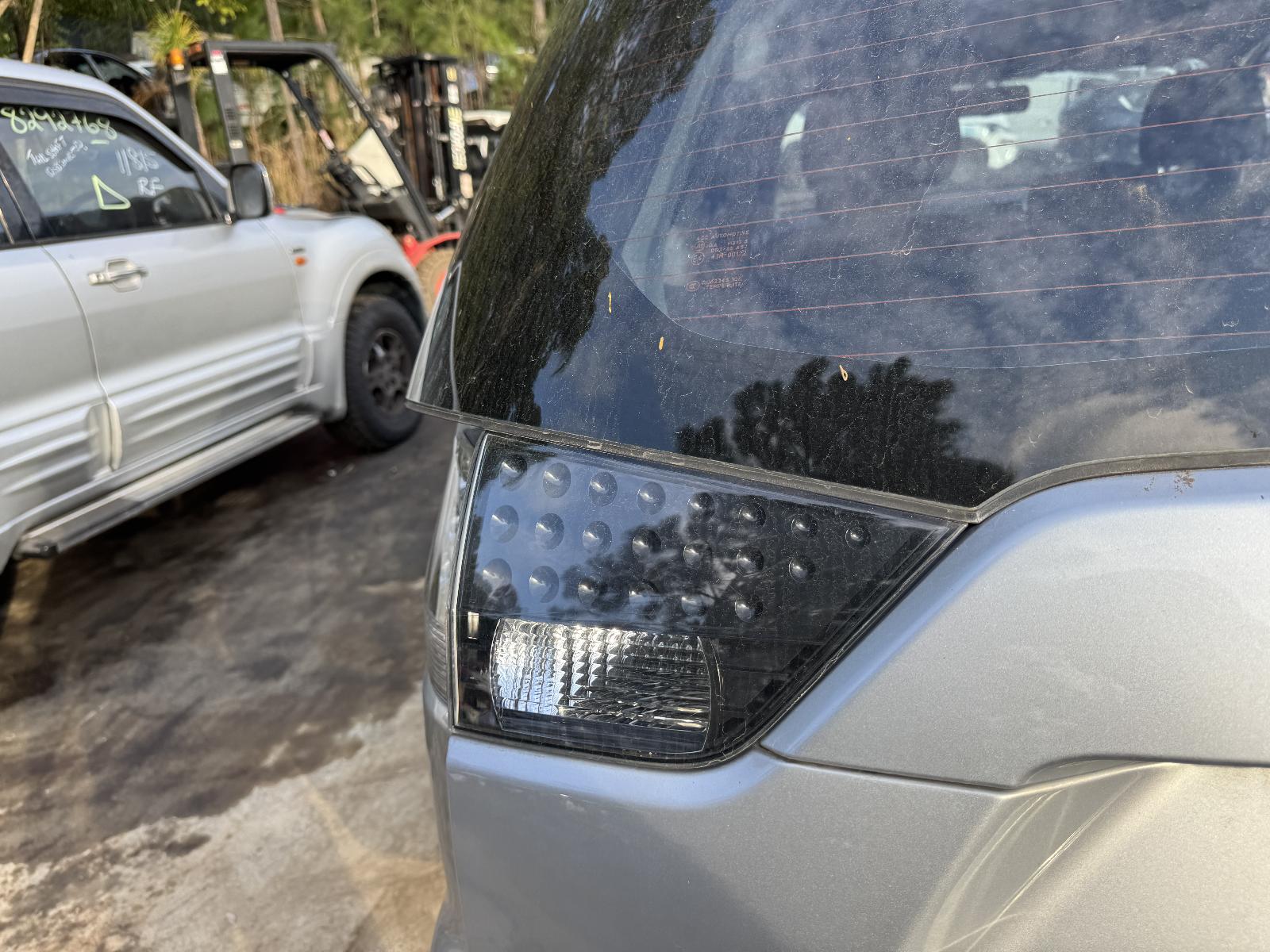 View MITSUBISHI OUTLANDER 2010 5 Door Station Wagon Breaking