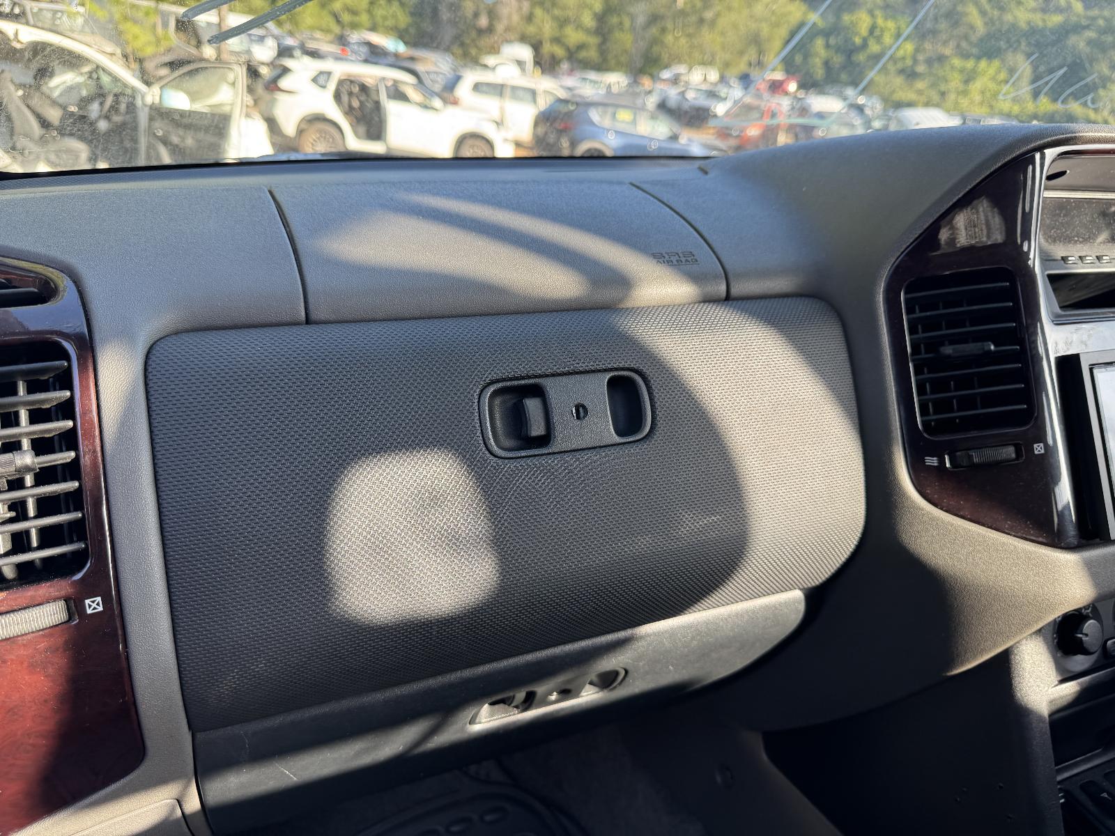 View MITSUBISHI PAJERO 2002 5 Door Station Wagon Breaking