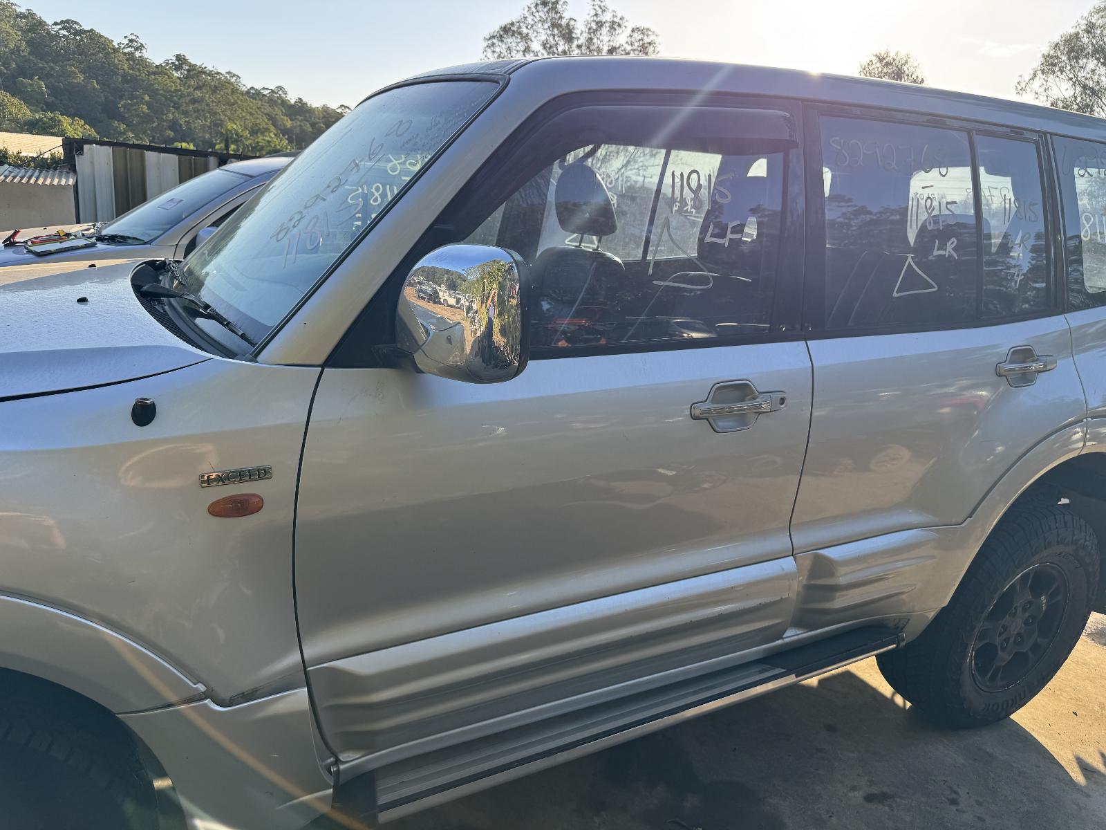View MITSUBISHI PAJERO 2002 5 Door Station Wagon Breaking