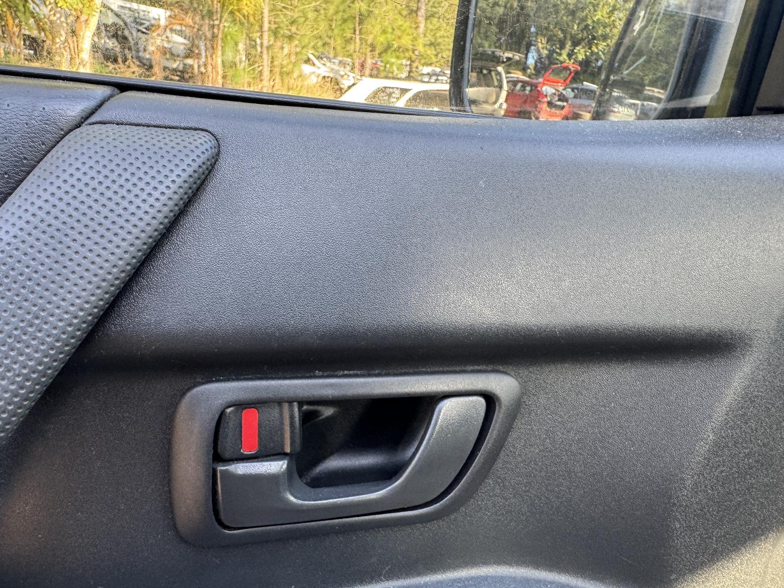 View MITSUBISHI PAJERO 2002 5 Door Station Wagon Breaking