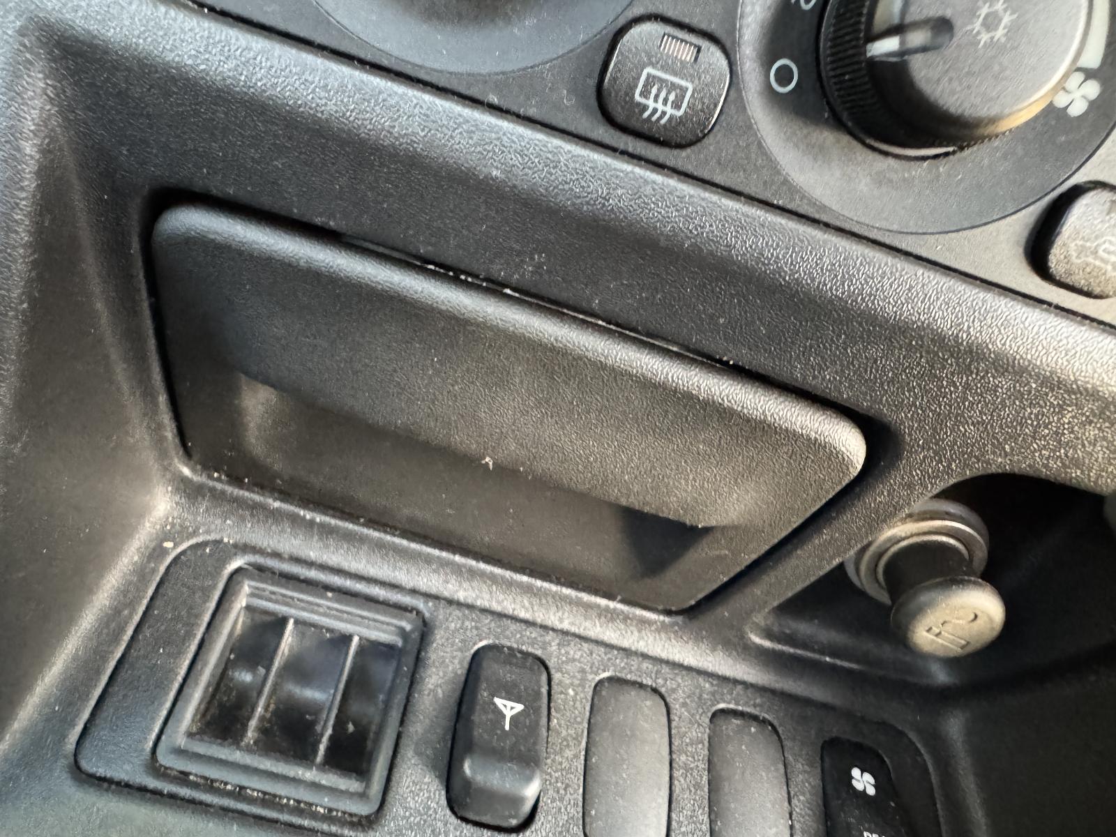 View MITSUBISHI PAJERO 2002 5 Door Station Wagon Breaking