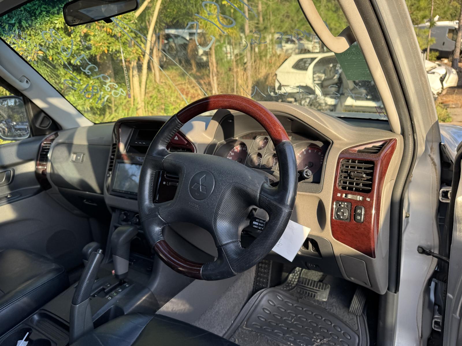View MITSUBISHI PAJERO 2002 5 Door Station Wagon Breaking
