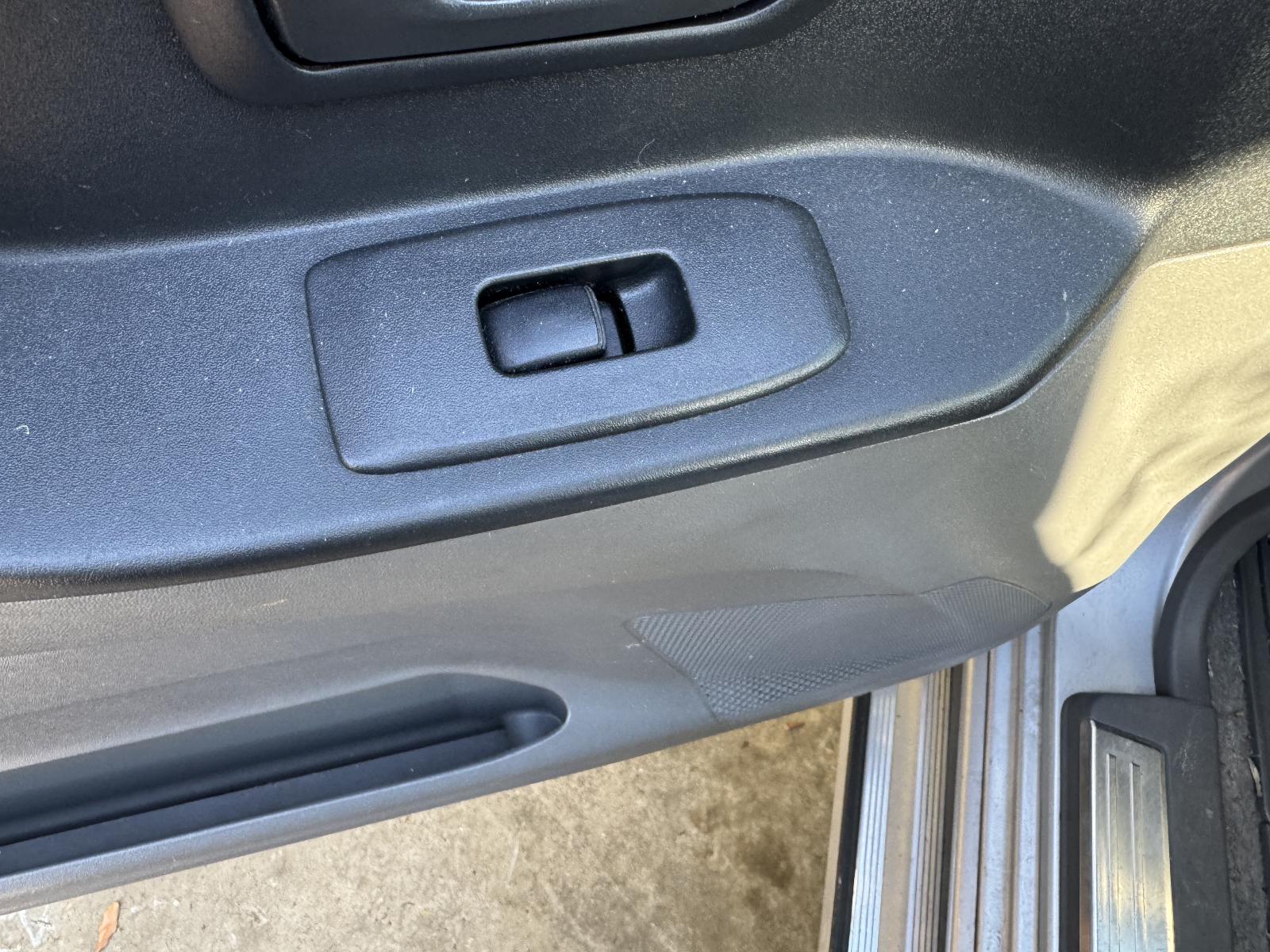 View MITSUBISHI PAJERO 2002 5 Door Station Wagon Breaking