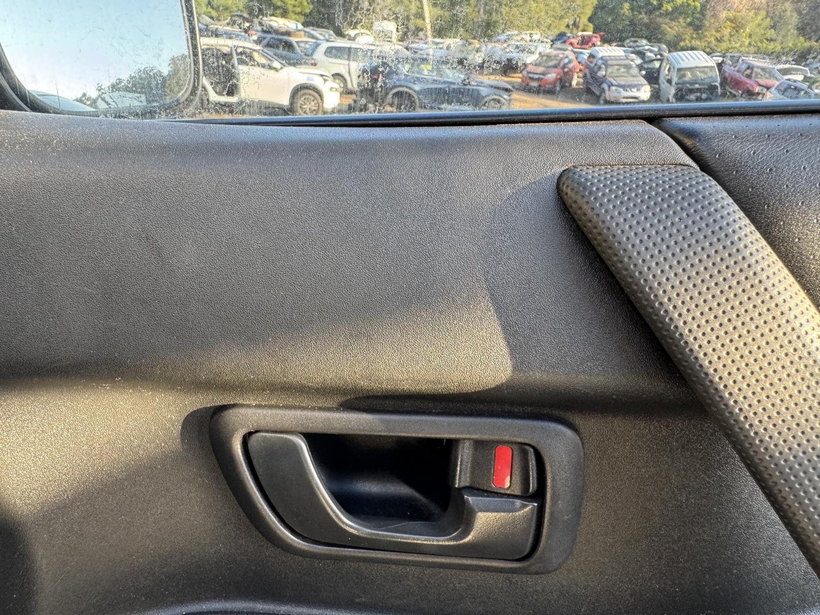 View MITSUBISHI PAJERO 2002 5 Door Station Wagon Breaking
