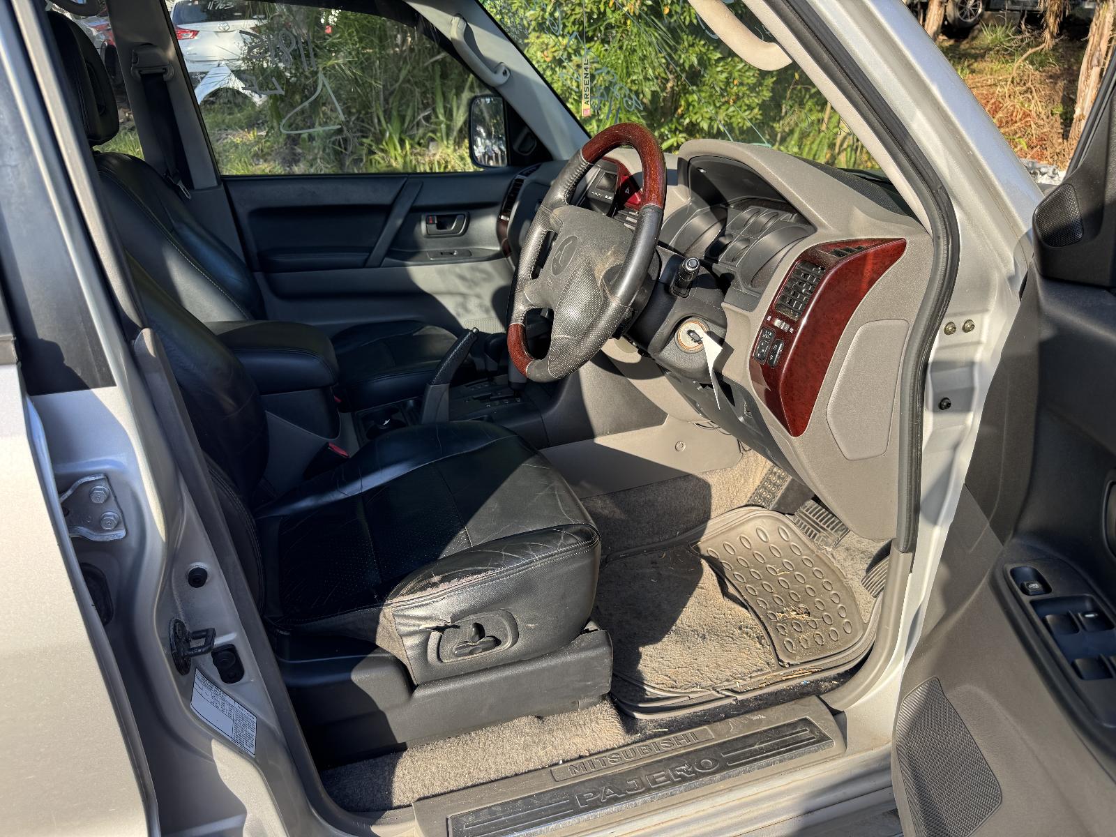 View MITSUBISHI PAJERO 2002 5 Door Station Wagon Breaking