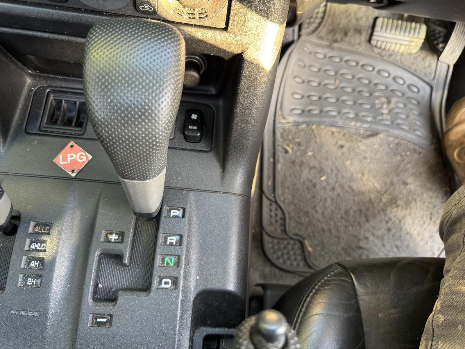 View MITSUBISHI PAJERO 2002 5 Door Station Wagon Breaking