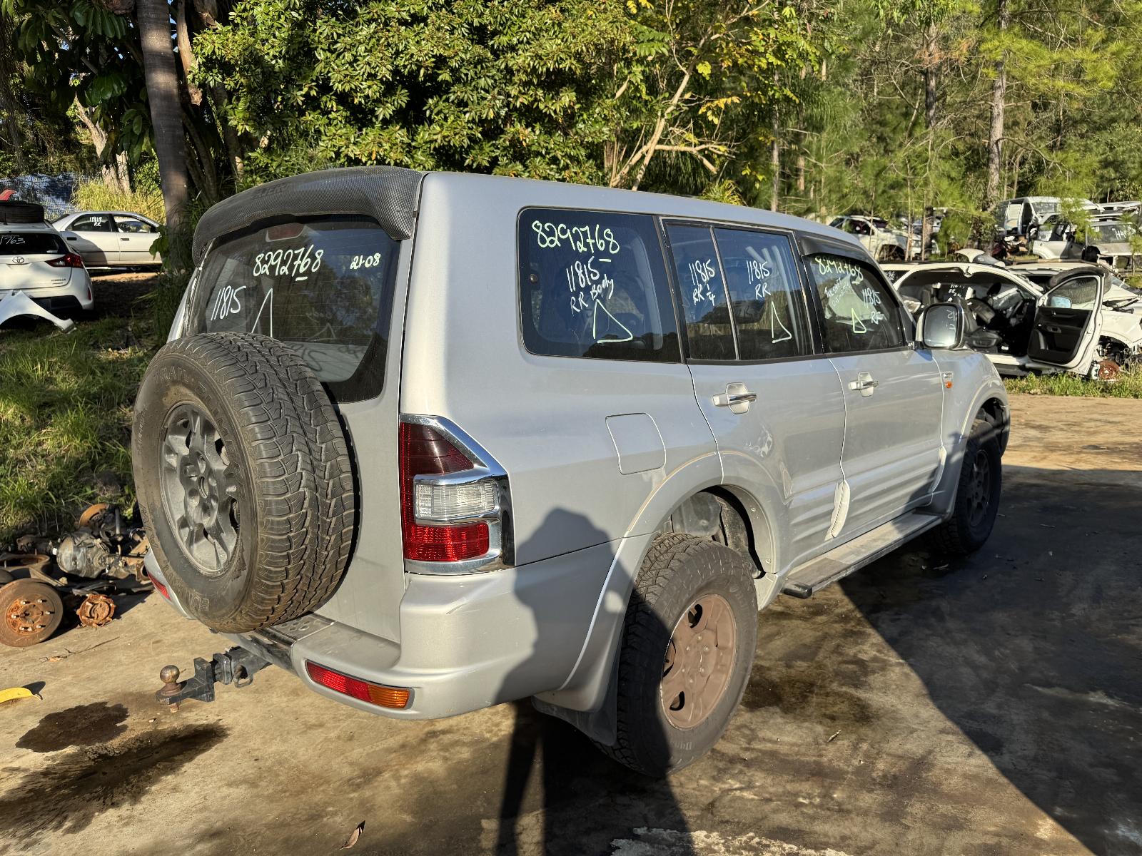 View MITSUBISHI PAJERO 2002 5 Door Station Wagon Breaking