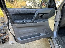 View MITSUBISHI PAJERO 2002 5 Door Station Wagon Breaking