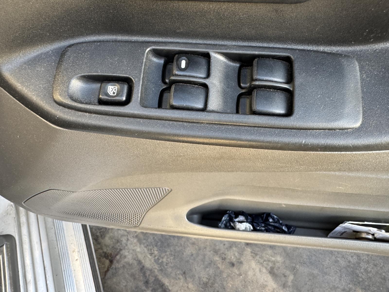 View MITSUBISHI PAJERO 2002 5 Door Station Wagon Breaking