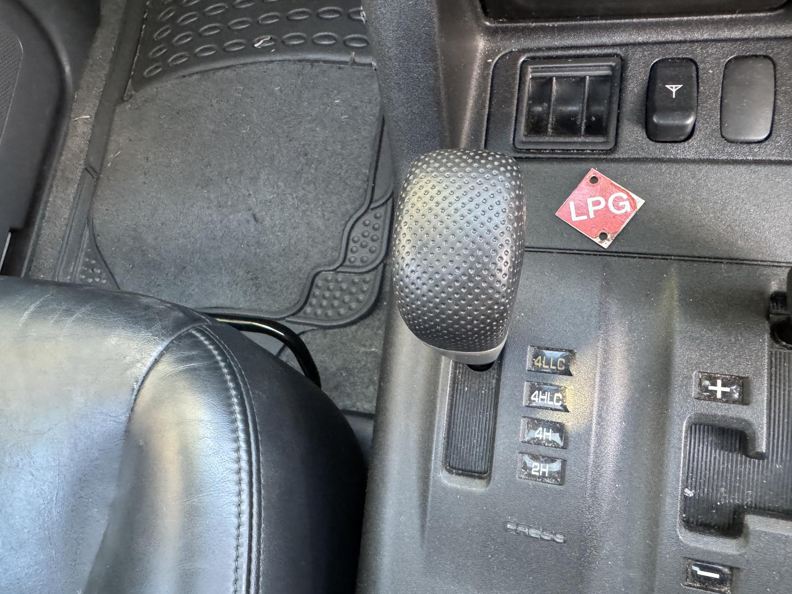 View MITSUBISHI PAJERO 2002 5 Door Station Wagon Breaking