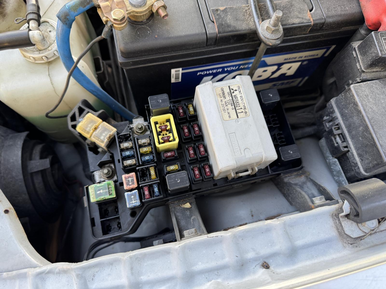 View MITSUBISHI PAJERO 2002 5 Door Station Wagon Breaking