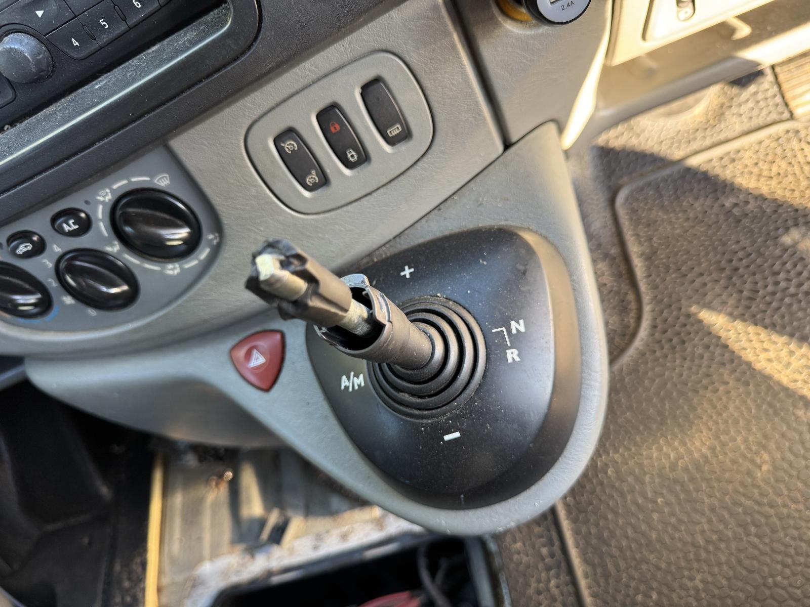 View Auto part Engine RENAULT TRAFIC 2013