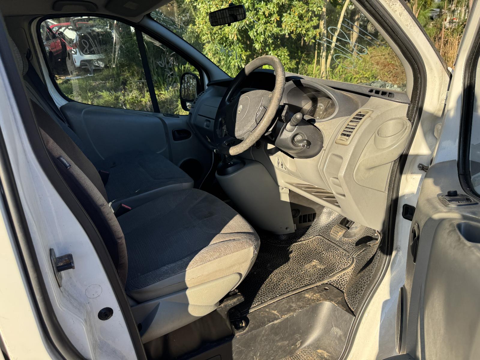 View Auto part Engine RENAULT TRAFIC 2013