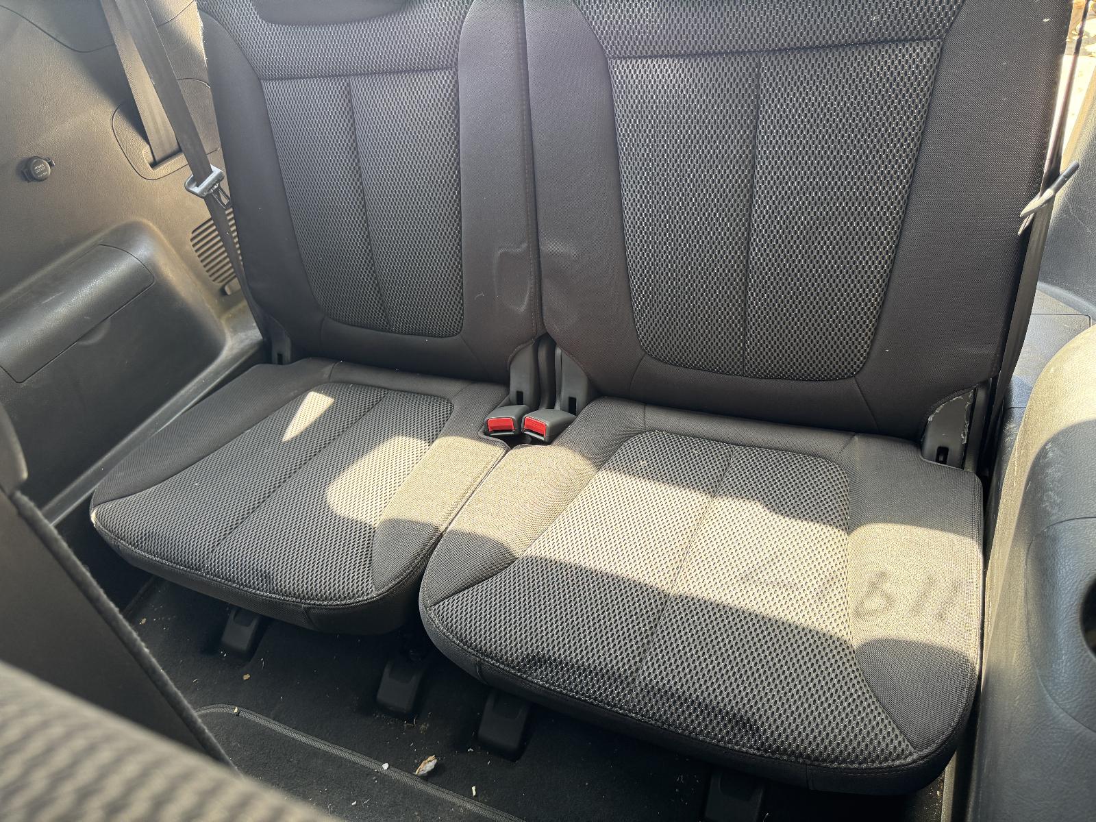View HYUNDAI SANTA FE 2011 5 Door Station Wagon Breaking