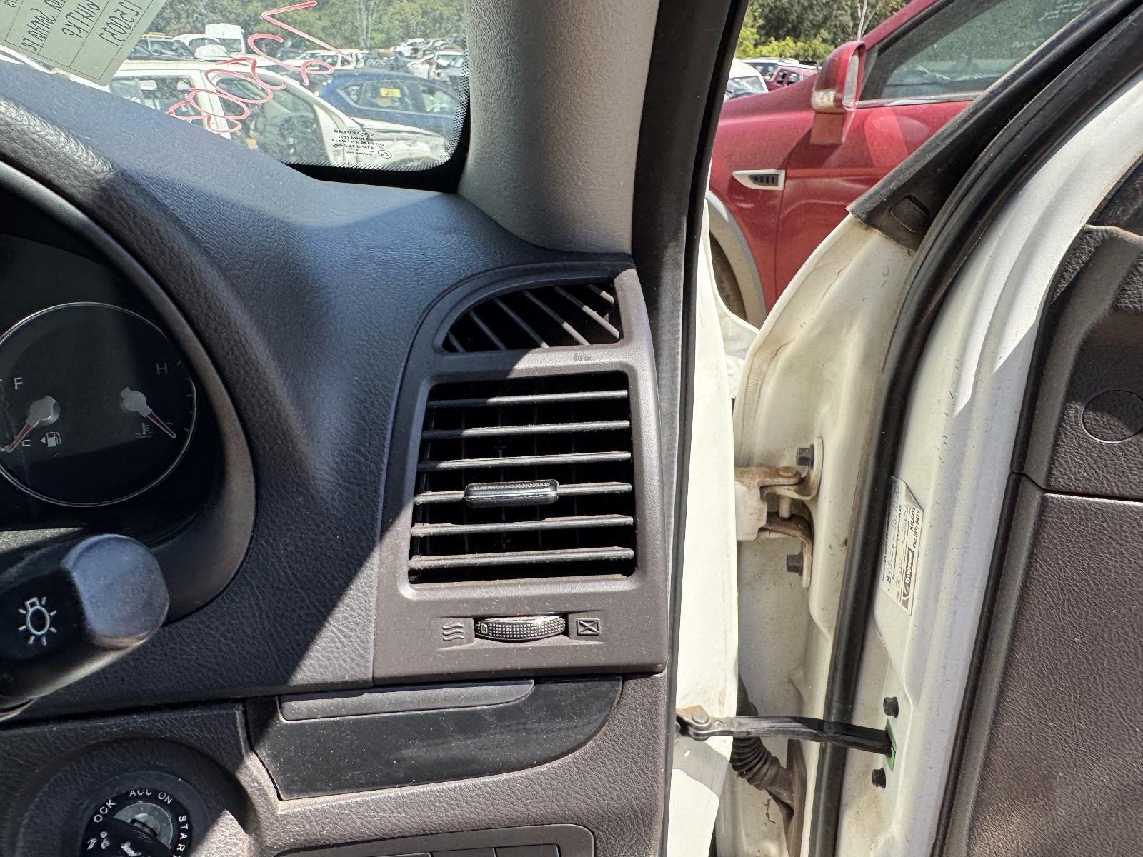 View HYUNDAI SANTA FE 2011 5 Door Station Wagon Breaking