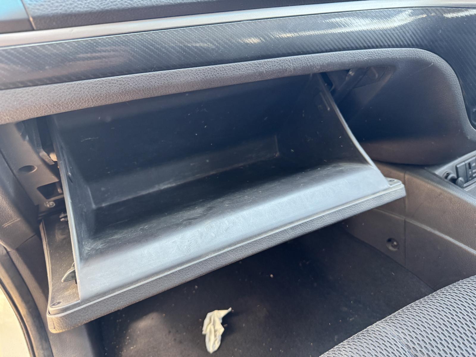 View HYUNDAI SANTA FE 2011 5 Door Station Wagon Breaking
