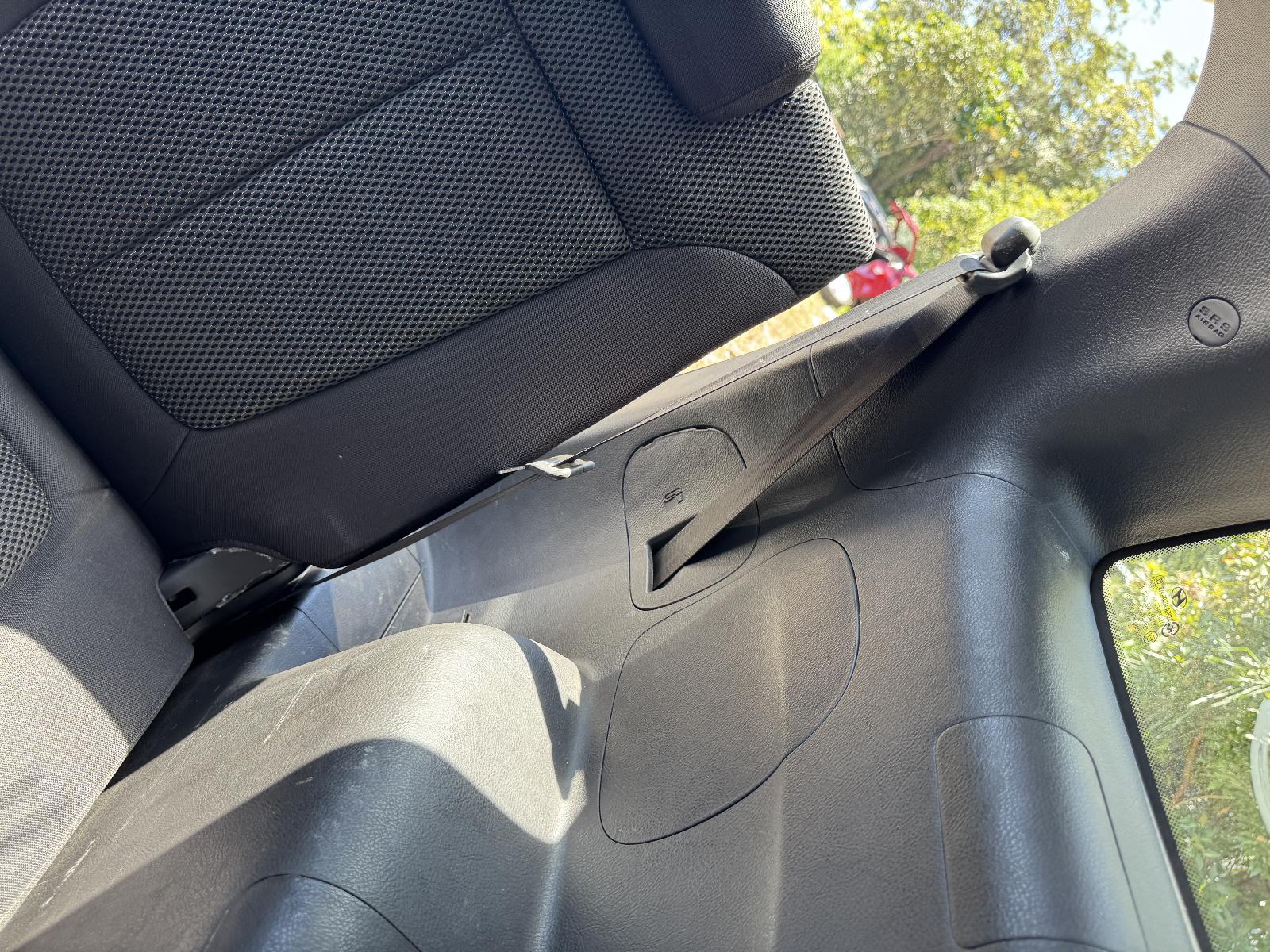 View HYUNDAI SANTA FE 2011 5 Door Station Wagon Breaking